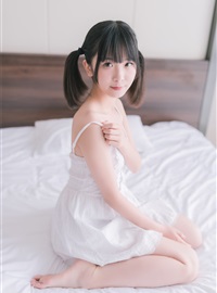 Rabbit play picture white dress double ponytail(22)